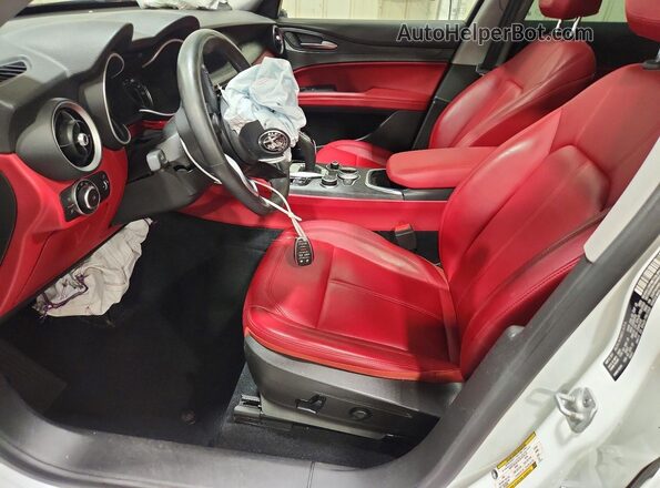ZASPAKAN6L7C96064 2020 ALFA ROMEO STELVIO White Սալոնի դիմացի տեսք
