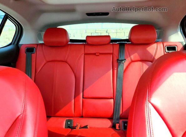 ZASPAKAN7L7C74672 2020 ALFA ROMEO STELVIO White Vista de los asientos traseros