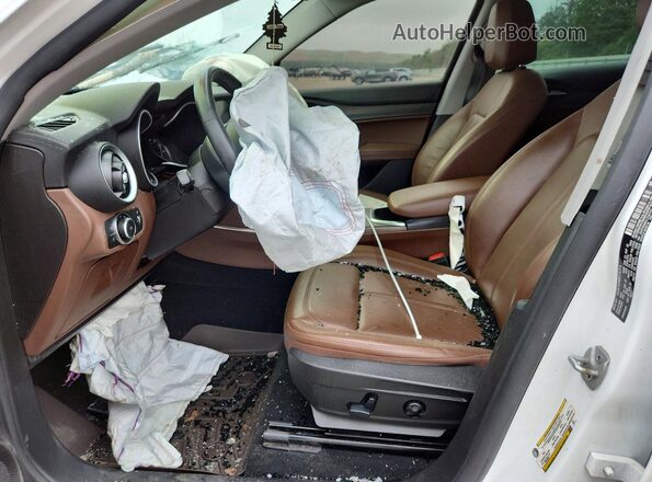 ZASPAKBN1L7C87772 2020 ALFA ROMEO STELVIO White Widok wnętrza z przodu