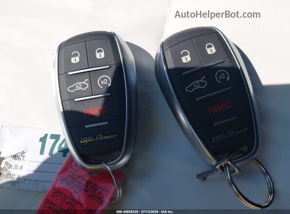 ZASPAKBN1N7D48394 2022 ALFA ROMEO STELVIO Серый Вид панели приборов