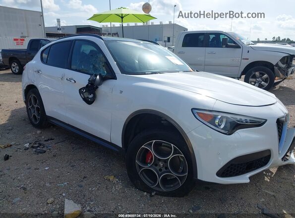 ZASPAKBN1P7D54683 2023 ALFA ROMEO STELVIO White Вид спереду