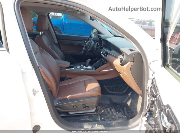 ZASPAKBN2M7D10350 2021 ALFA ROMEO STELVIO Белый Вид салона спереди