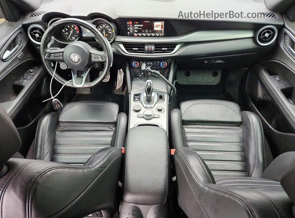ZASPAKBN2N7D38179 2022 ALFA ROMEO STELVIO Gray Dashboard view