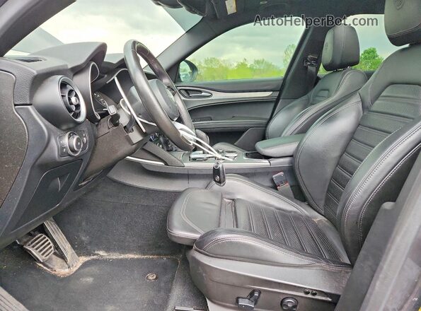 ZASPAKBN2N7D38179 2022 ALFA ROMEO STELVIO Gray Front interior view
