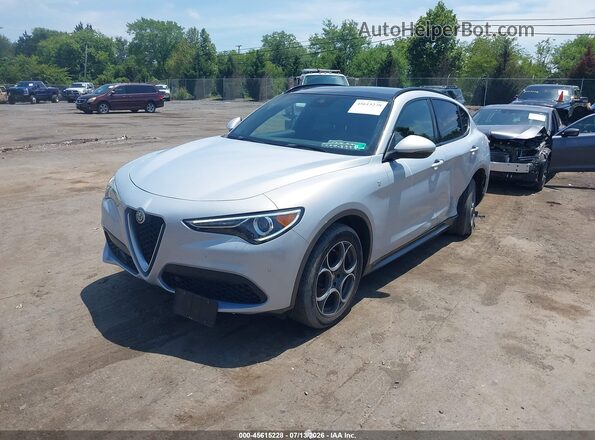 ZASPAKBN3N7D41334 2022 ALFA ROMEO STELVIO Silver Առջևի ձախ երեք քառորդ տեսարան