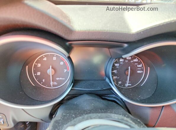 ZASPAKBN3P7D50537 2023 ALFA ROMEO STELVIO Red Widok zestawu wskaźników