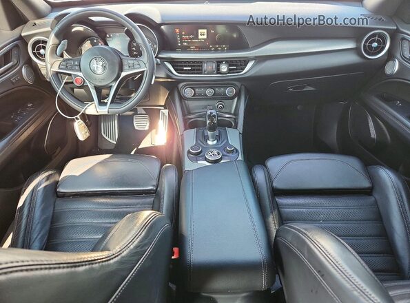 ZASPAKBN4K7C41206 2019 ALFA ROMEO STELVIO White Dashboard view