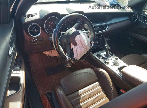 ZASPAKBN6M7D16541 2021 ALFA ROMEO STELVIO Green Vista del salpicadero