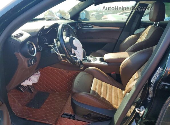ZASPAKBN6M7D16541 2021 ALFA ROMEO STELVIO Green Vista interior delantera