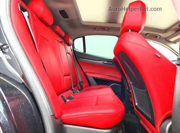 ZASPAKBN7M7D19531 2021 ALFA ROMEO STELVIO Черный Вид задней части салона