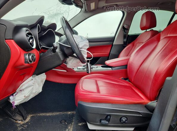ZASPAKBN7M7D19531 2021 ALFA ROMEO STELVIO Черный Вид салона спереди