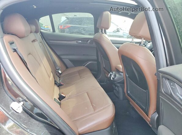 ZASPAKBN8N7D34086 2022 ALFA ROMEO STELVIO Black Սալոնի հետևի տեսք
