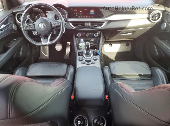 ZASPAKBN9L7C95246 2020 ALFA ROMEO STELVIO Red Dashboard view