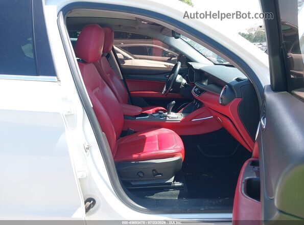 ZASPAKBN9L7C97806 2020 ALFA ROMEO STELVIO White წინა სალონის ხედი