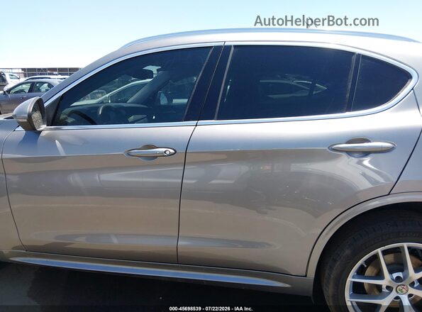 ZASPAKBN9M7D09731 2021 ALFA ROMEO STELVIO Gray Вид задньої частини салону