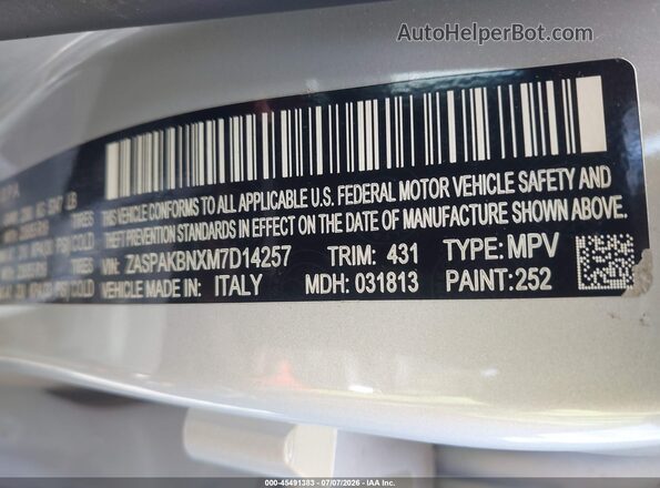 ZASPAKBNXM7D14257 2021 ALFA ROMEO STELVIO Light Blue Vista del compartimento del motor