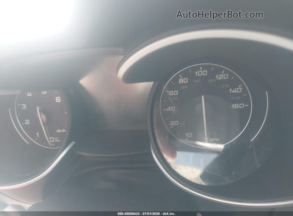 ZASPAKBNXN7D40990 2022 ALFA ROMEO STELVIO White Widok tylnych siedzeń