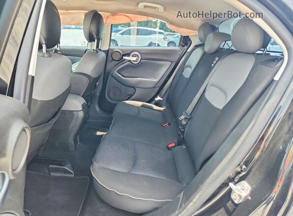 ZFBCFXAB5HP517496 2017 FIAT 500X Black Vista interior trasera