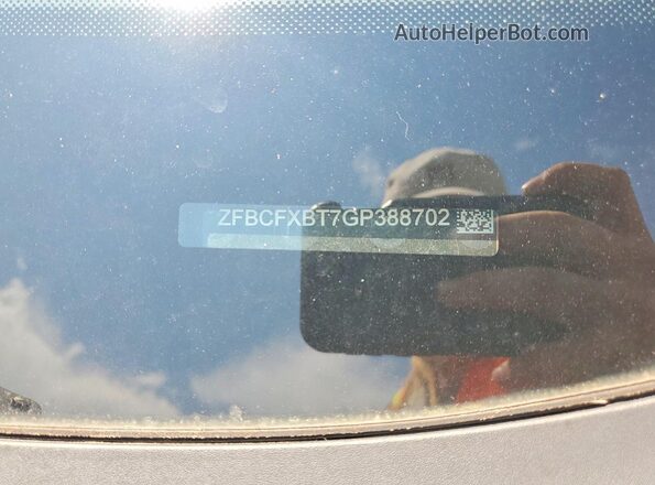 ZFBCFXBT7GP388702 2016 FIAT 500X Red Vista del compartimento del motor