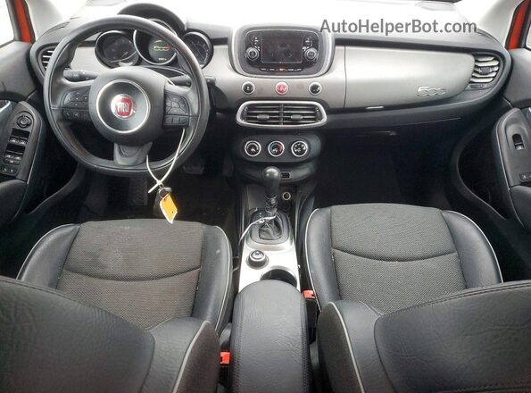 ZFBCFXCT5GP373310 2016 FIAT 500X Оранжевый Вид панели приборов