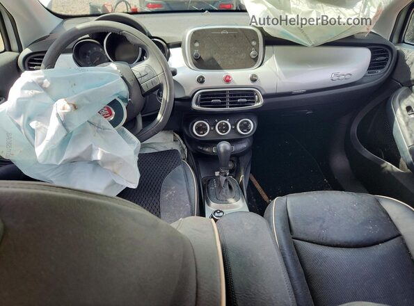 ZFBCFYDB5JP657118 2018 FIAT 500X Silver Dashboard view