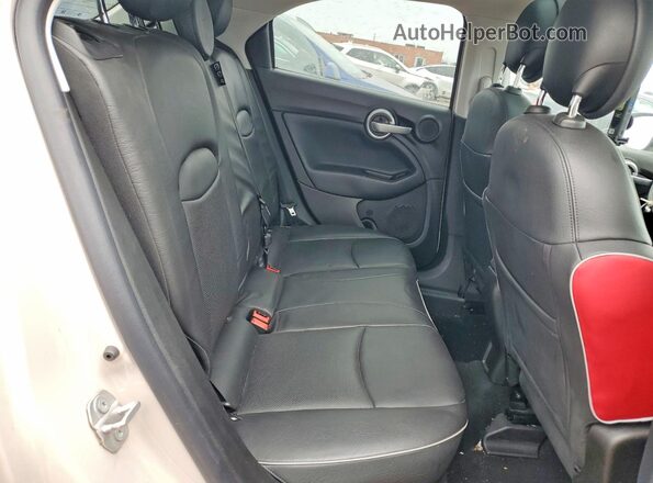 ZFBCFYDT4GP501122 2016 FIAT 500X Two Tone უკანა სავარძლების ხედი