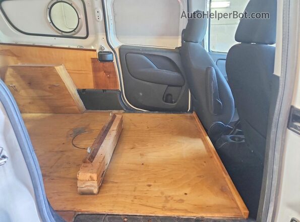 ZFBERFAB1H6D60598 2017 RAM PROMASTER Белый Вид задней части салона