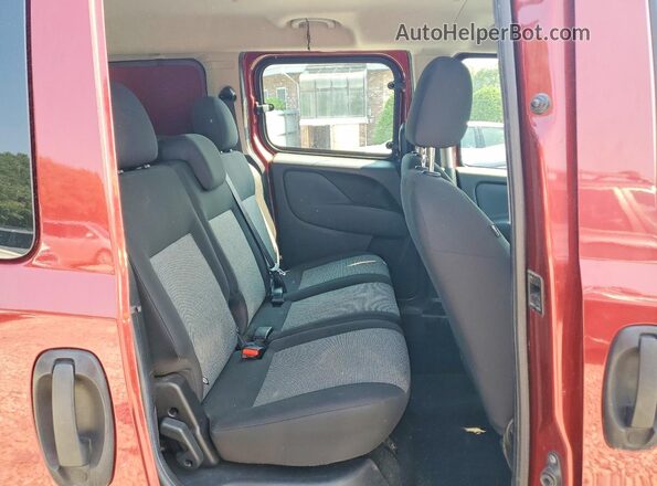 ZFBERFAB2J6L13972 2018 RAM PROMASTER Red Widok wnętrza z tyłu