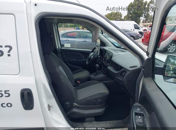 ZFBERFABXJ6L36299 2018 RAM PROMASTER CITY Белый Вид салона спереди