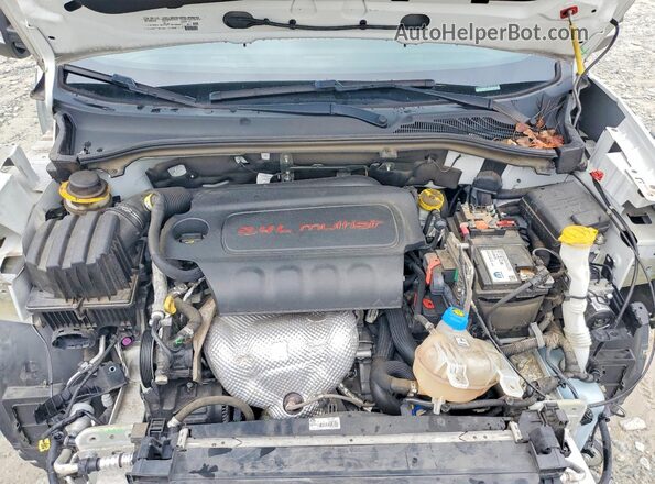 ZFBHRFAB8M6V34932 2021 RAM PROMASTER White Vista del compartimento del motor