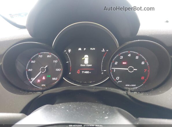ZFBNF3B1XNP968801 2022 FIAT 500X Red Vista de los asientos traseros