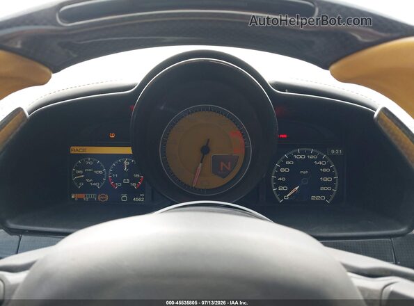 ZFF68NHA2D0190114 2013 FERRARI 458 Желтый Вид задних сидений