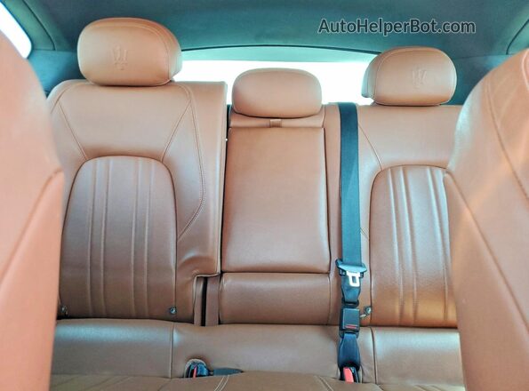 ZN661XUAXNX393408 2022 MASERATI LEVANTE Gray Vista de los asientos traseros