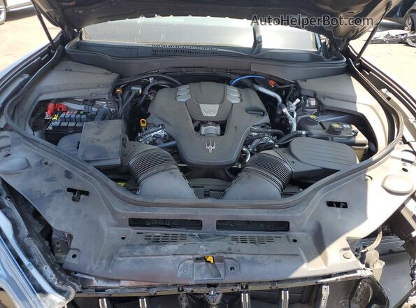 ZN661XUAXNX393408 2022 MASERATI LEVANTE Gray Vista del compartimento del motor