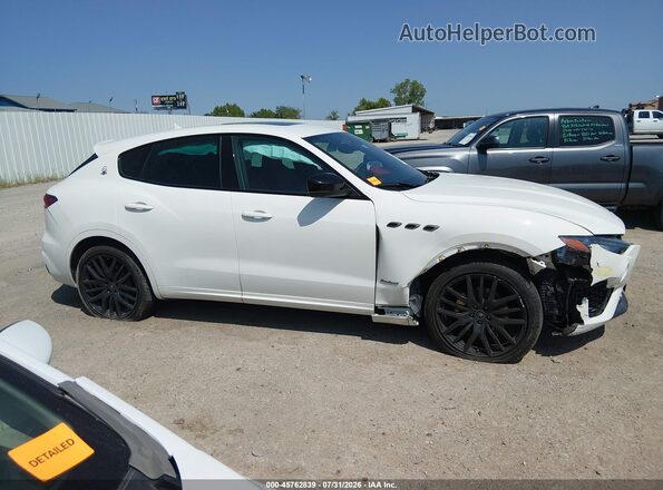 ZN661XUS4KX333323 2019 MASERATI LEVANTE White Vista interior trasera
