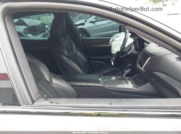 ZN661XUS9KX333317 2019 MASERATI LEVANTE Gray Vista interior delantera