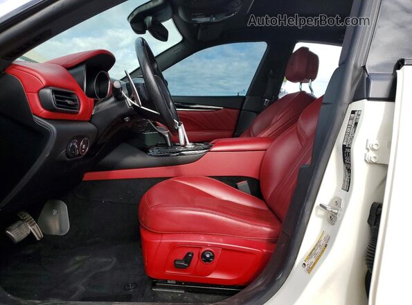 ZN661YUAXLX356331 2020 MASERATI LEVANTE White Vista interior delantera