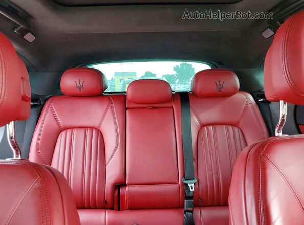 ZN661YUAXLX356331 2020 MASERATI LEVANTE White Vista de los asientos traseros