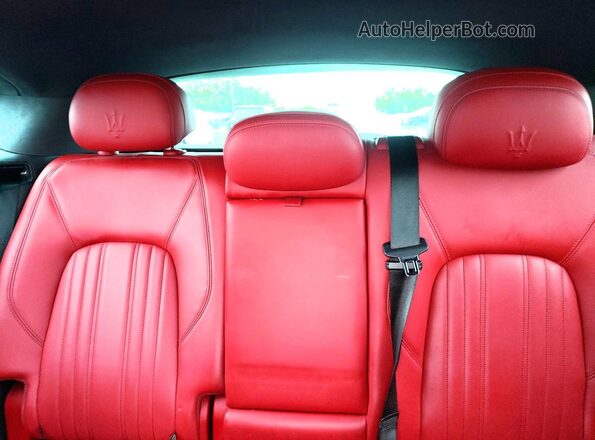 ZN661YUAXMX364785 2021 MASERATI LEVANTE White Rear seats view