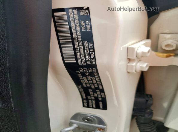 ZN661YUS0JX284352 2018 MASERATI LEVANTE White Widok naklejki z numerem VIN