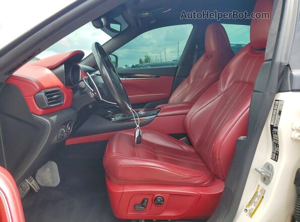 ZN661YUS0JX284352 2018 MASERATI LEVANTE White Widok wnętrza z przodu