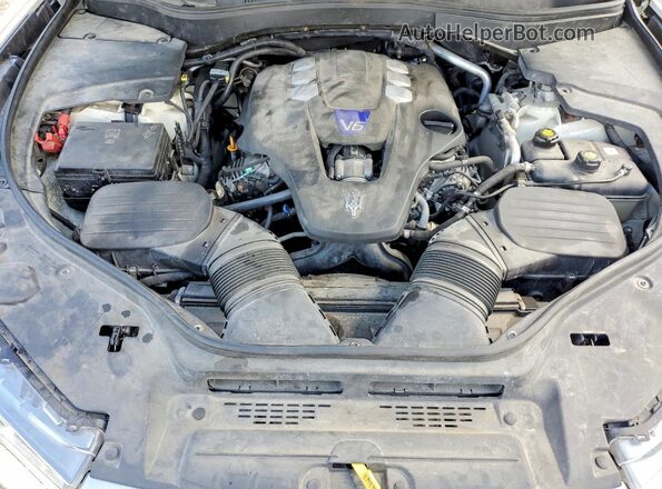 ZN661YUS7JX298524 2018 MASERATI LEVANTE White Engine compartment view