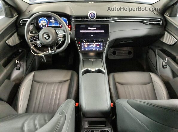 ZN682AVA3P7416502 2023 MASERATI GRECALE Blue Vista del salpicadero