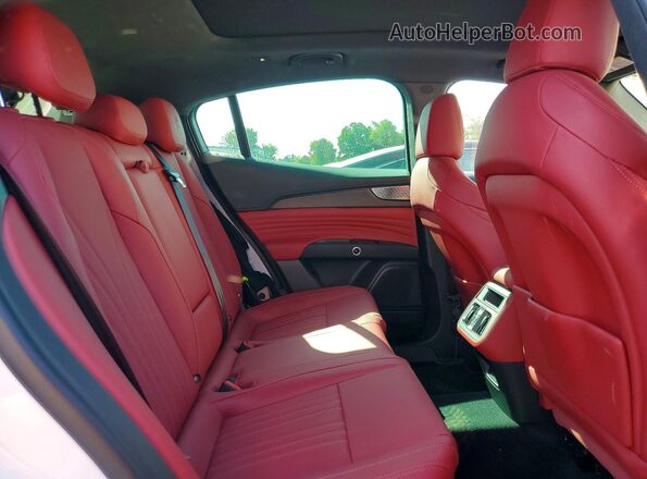 ZN682AVM7P7426573 2023 MASERATI GRECALE White Vista interior trasera
