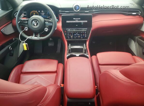 ZN682CVT6P7438264 2023 MASERATI GRECALE Silver Dashboard view