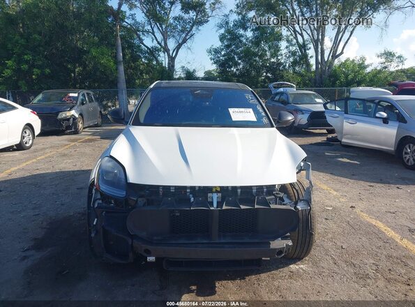 ZN6PMDBA6S7461874 2025 MASERATI GRECALE Белый Вид задней части салона