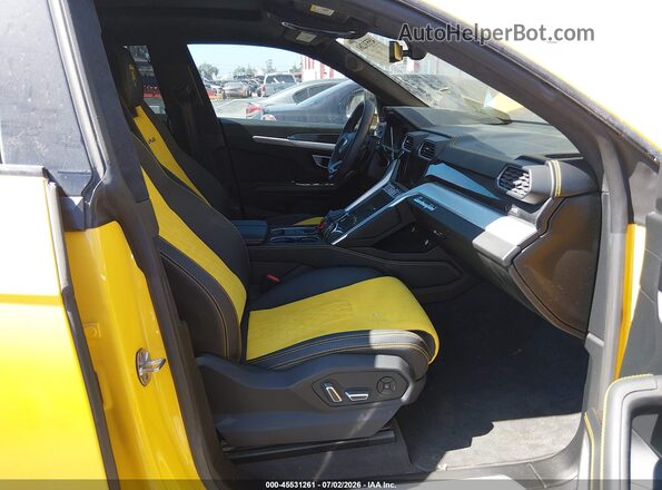 ZPBUB3ZL0RLA29710 2024 LAMBORGHINI URUS Желтый Вид салона спереди