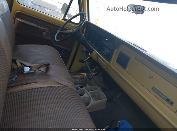 000000F25YCS09090 1973 FORD F-250 Yellow Widok wnętrza z przodu