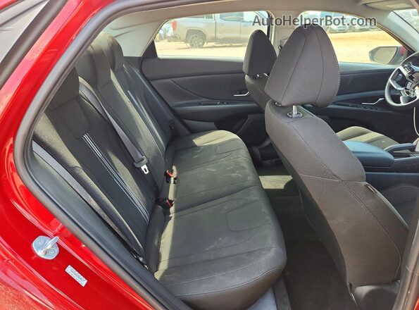 KMHLM4AG2PU630217 2023 HYUNDAI ELANTRA Red Vista interior trasera