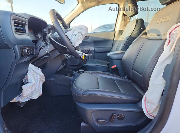 3FTCW8TA9SRB56250 2025 FORD MAVERICK Белый Вид панели приборов